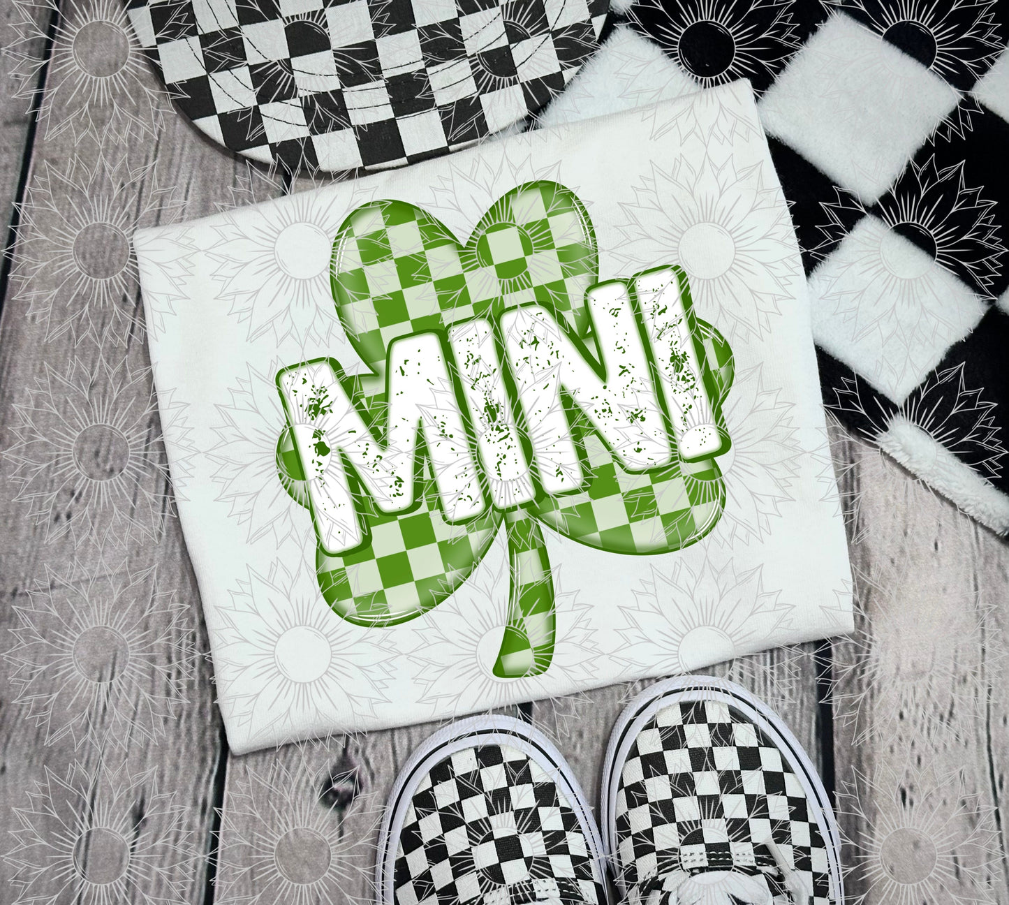 Checkered Clover Mini